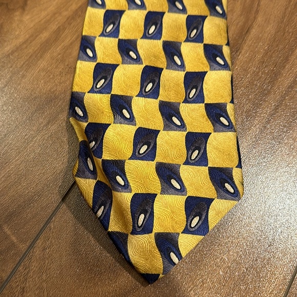 Silk Arrow Brand silk necktie trio. - Picture 2 of 7
